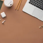 Computador portatil y herramientas de oficina