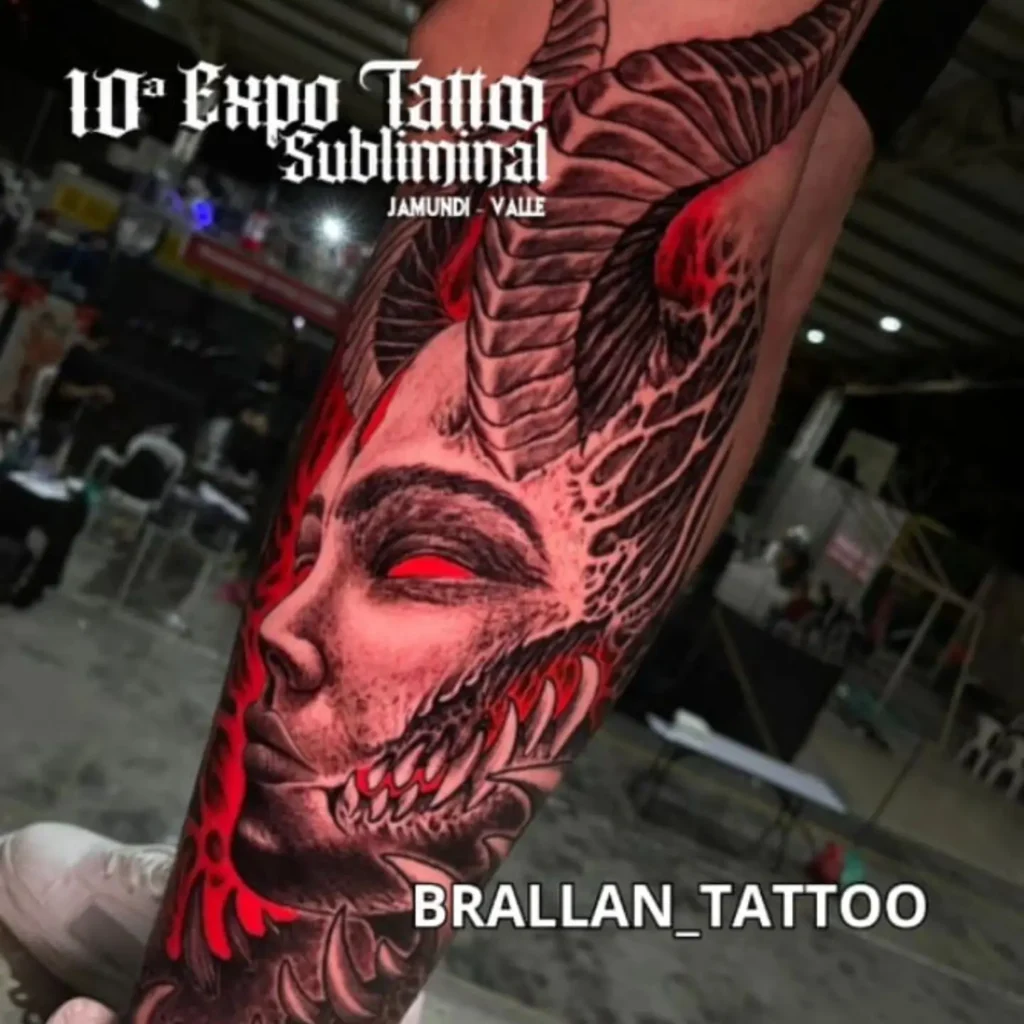 mujer demonio tattoo