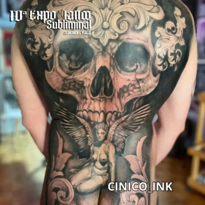 calavera en toda la espalda tattoo